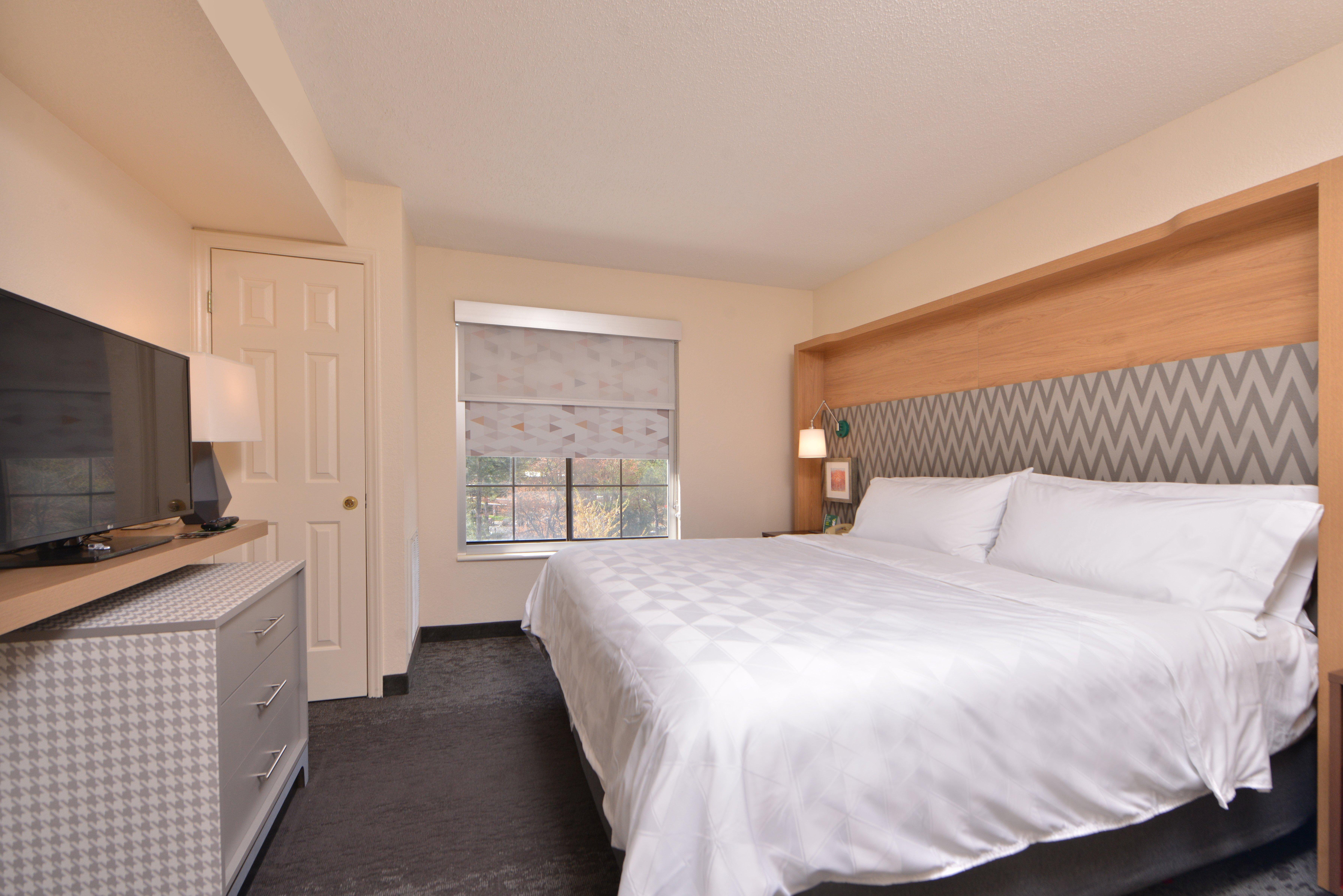 Holiday Inn & Suites Raleigh Cary By Ihg Exterior foto
