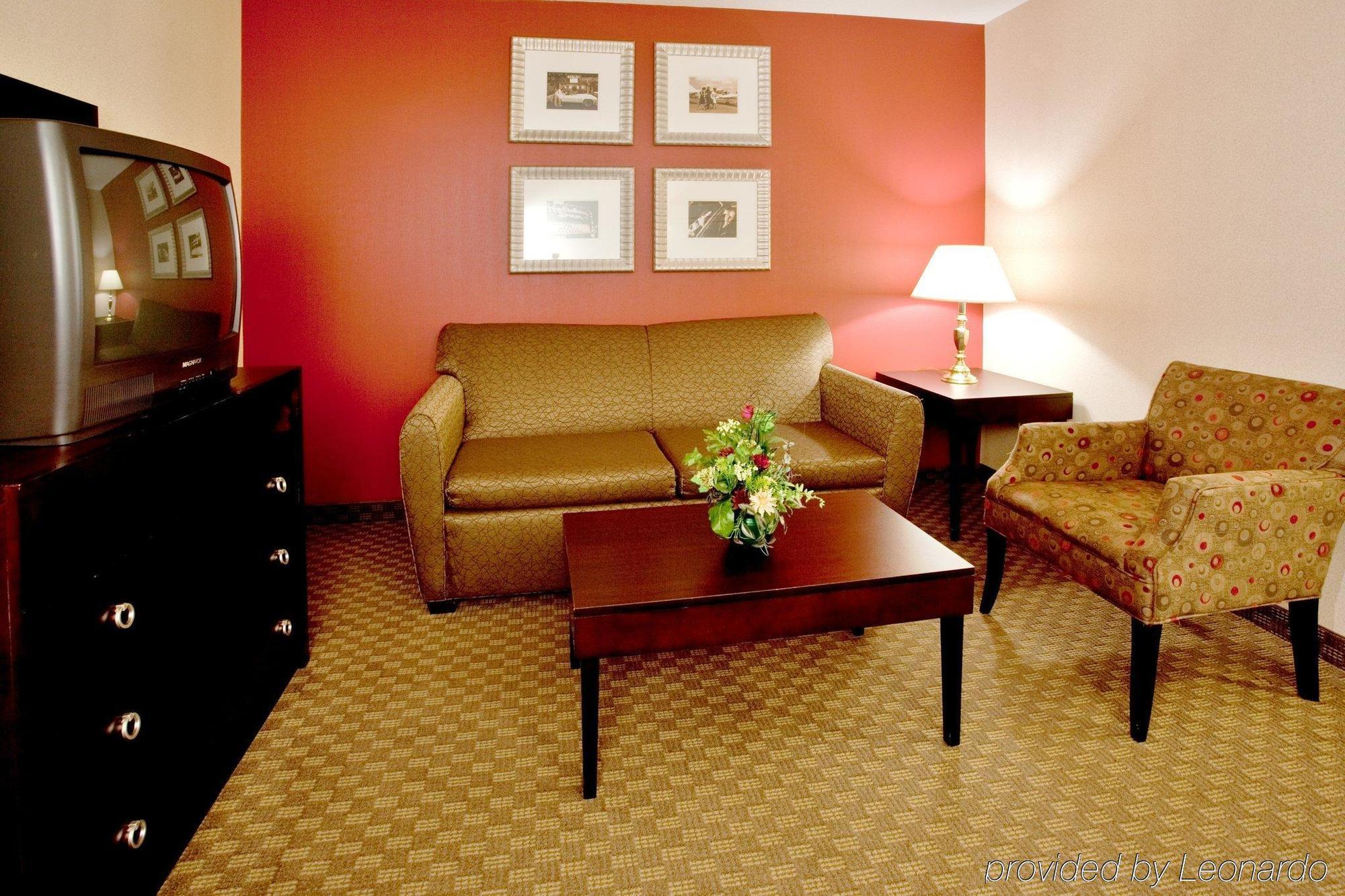 Holiday Inn & Suites Raleigh Cary By Ihg Habitación foto