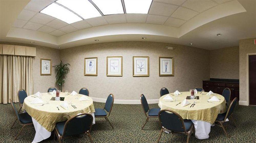 Holiday Inn & Suites Raleigh Cary By Ihg Exterior foto