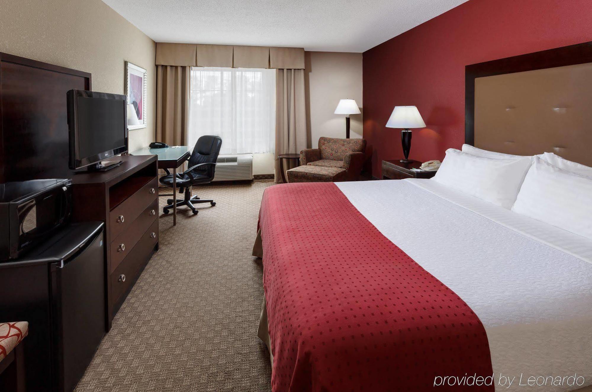 Holiday Inn & Suites Raleigh Cary By Ihg Exterior foto