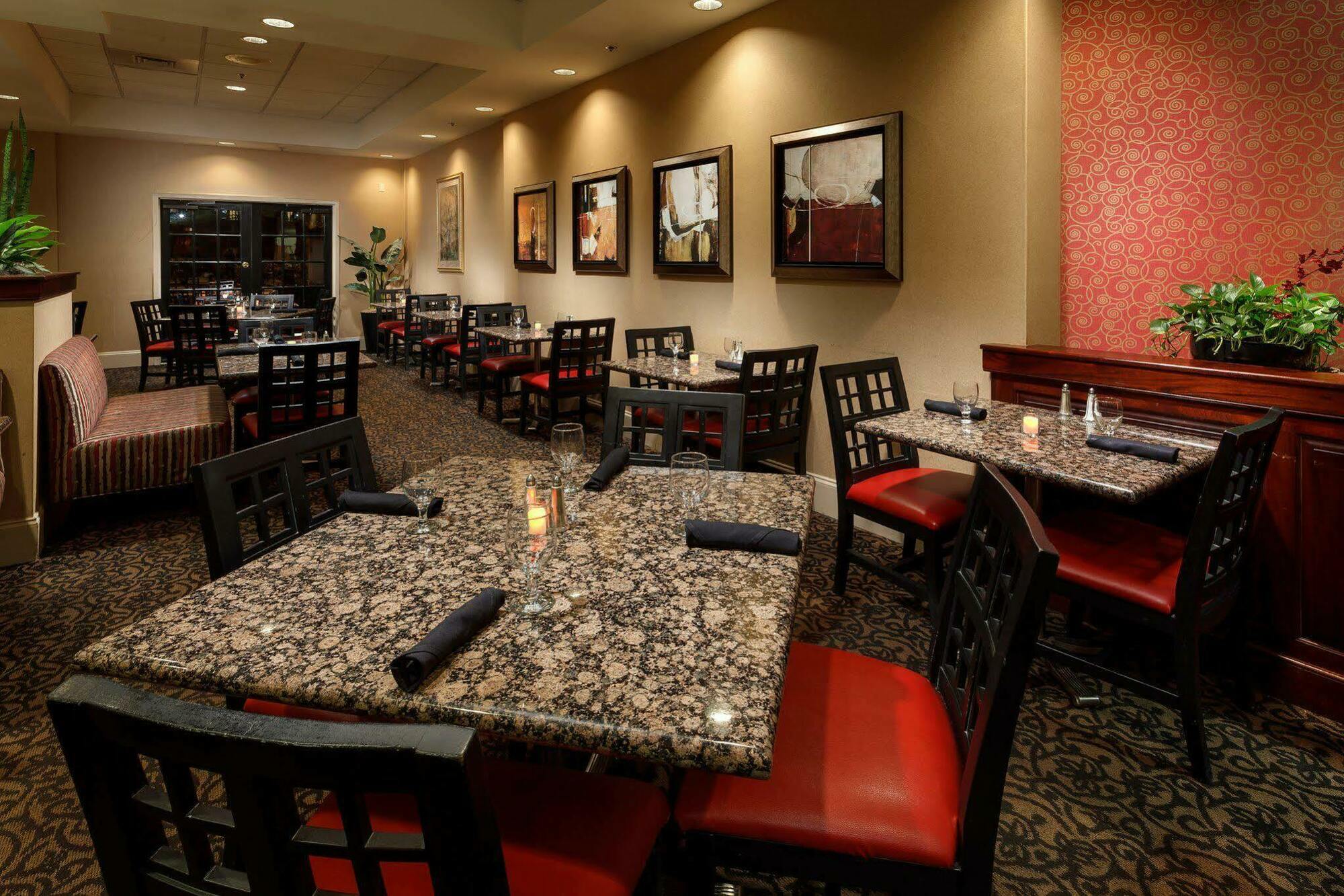 Holiday Inn & Suites Raleigh Cary By Ihg Exterior foto